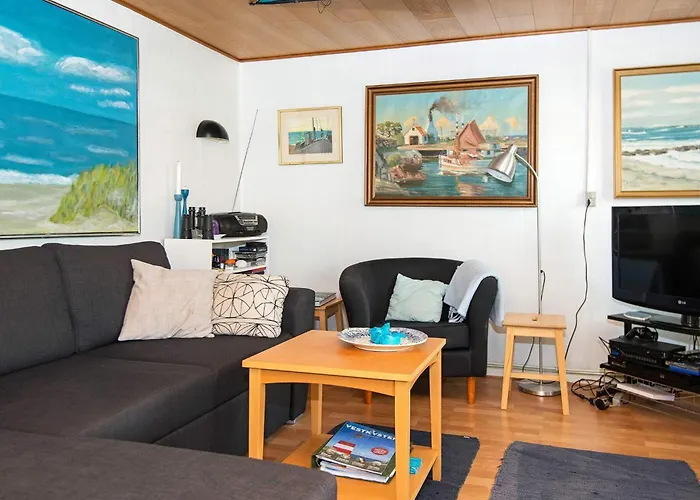 5 Person In Thyborøn